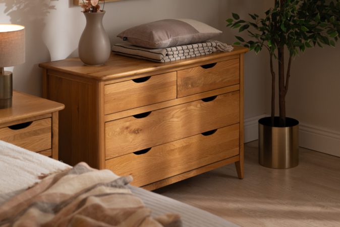 henderson-oak-4-drawers-chest