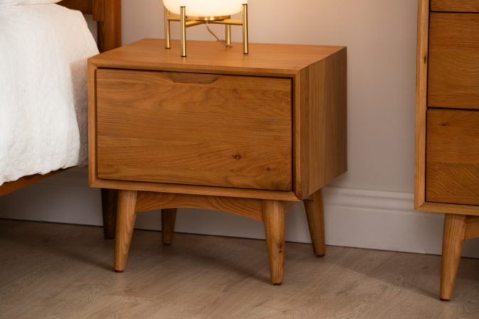 charlie-oak-1-drawer-bedside-table