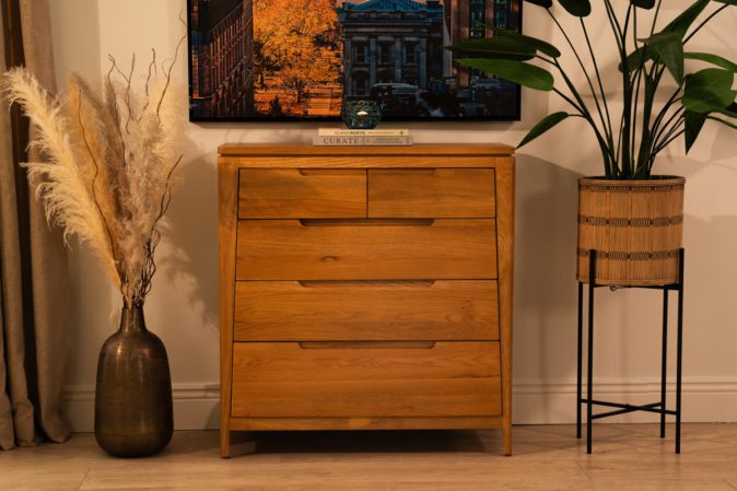 valencia-oak-5-drawers-chest