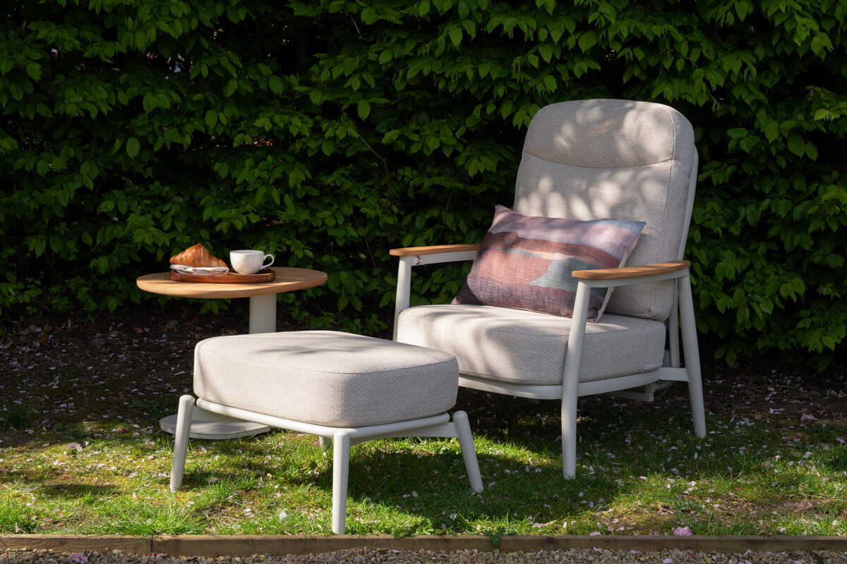 modena-single-sofa-with-armrest